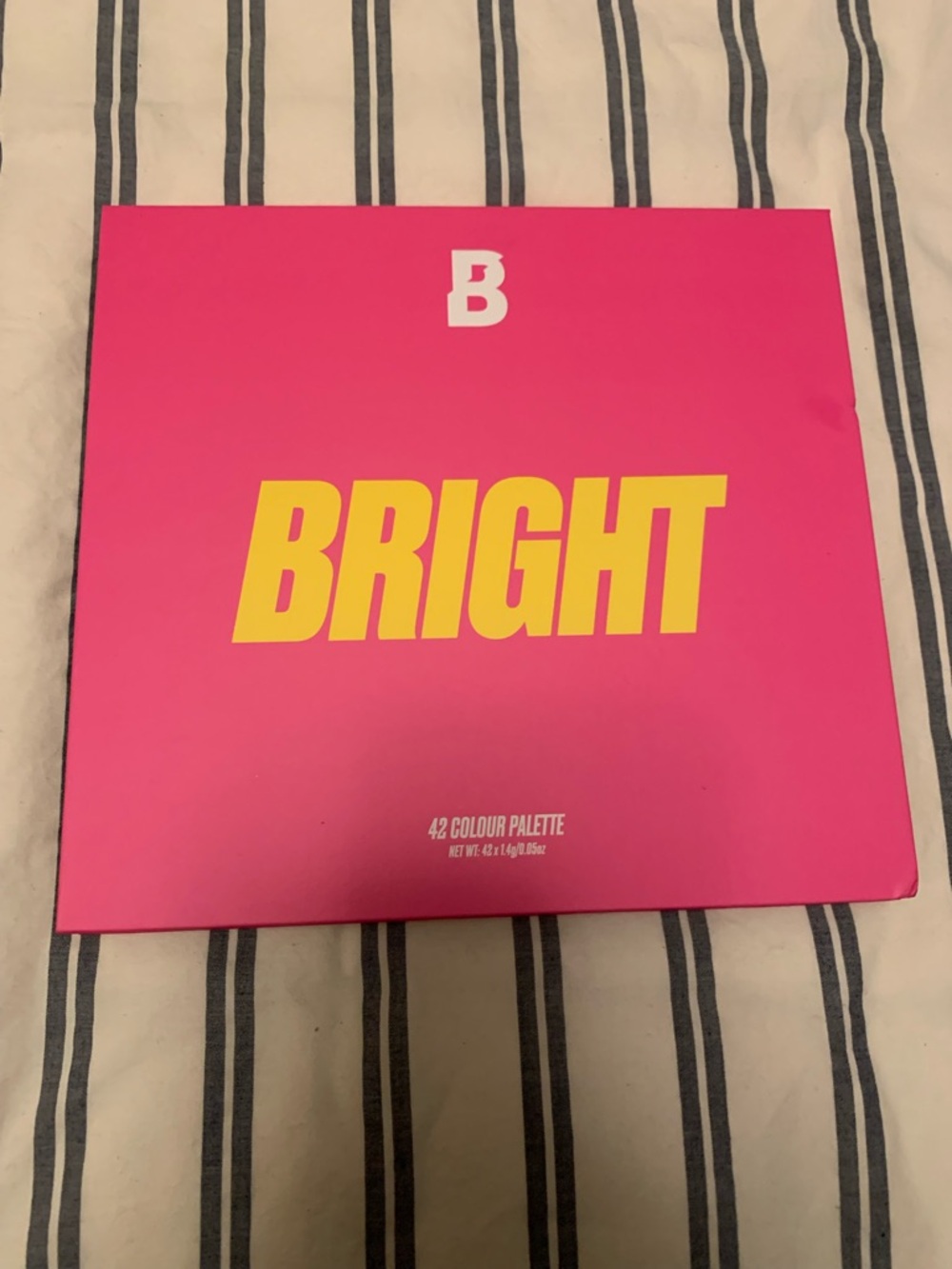 BRIGHT 42-Color Eyeshadow Palette - Vibrant Pink